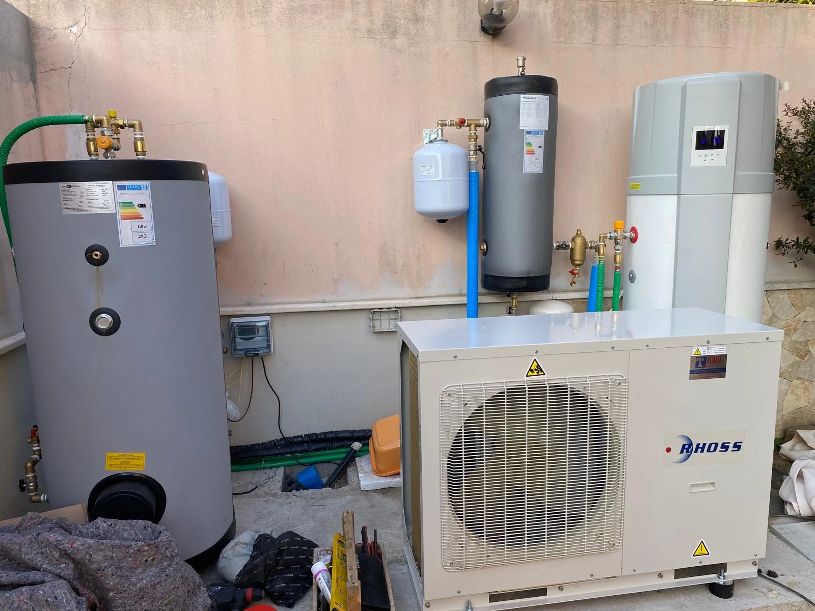Impianto a pompa di calore con accumulo